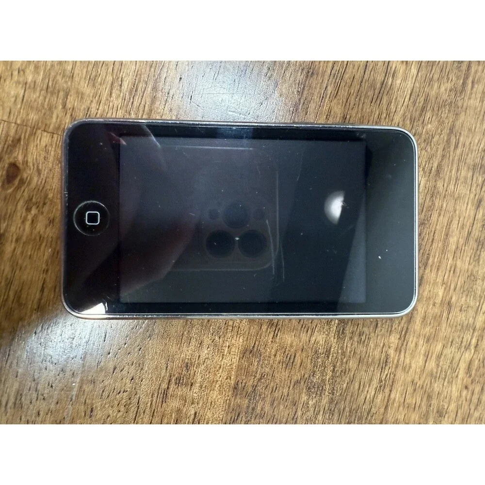 Apple iPod touch A1318 2nd Gen 32GB Black Media Player USB 2.0 Headphone